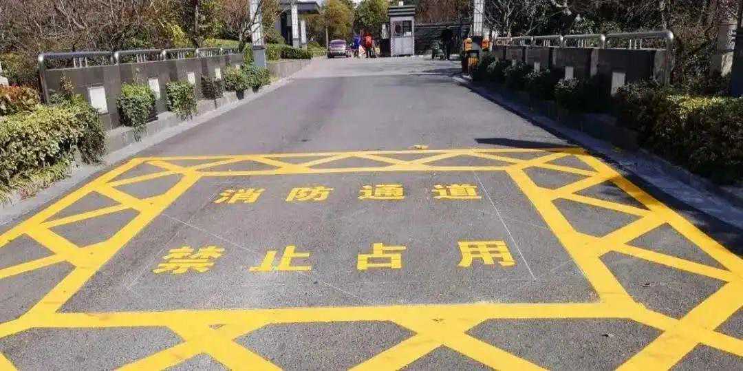 巴彦淖尔又一波占用消防通道车辆被曝光