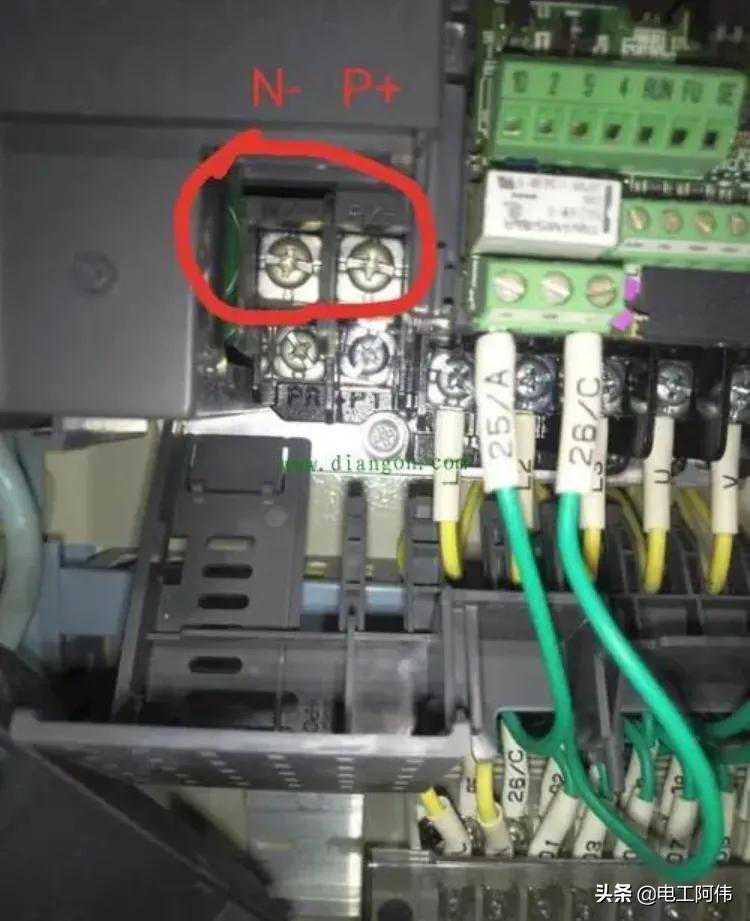 如何用万用表测量变频器的好坏