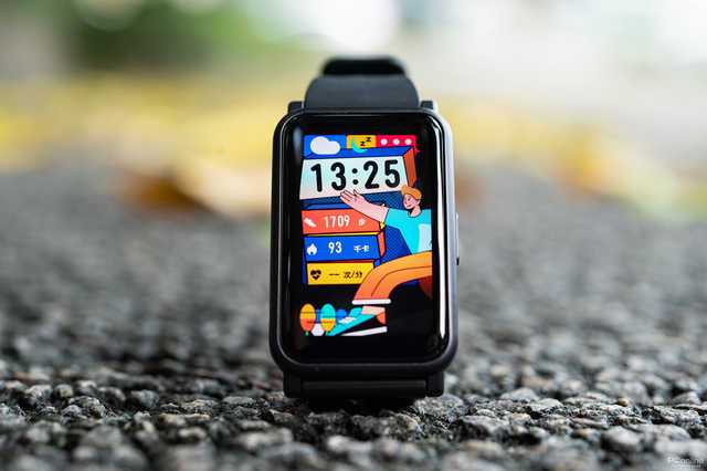 荣耀手表ES评测：方形大屏有差异化 健康管理够齐全