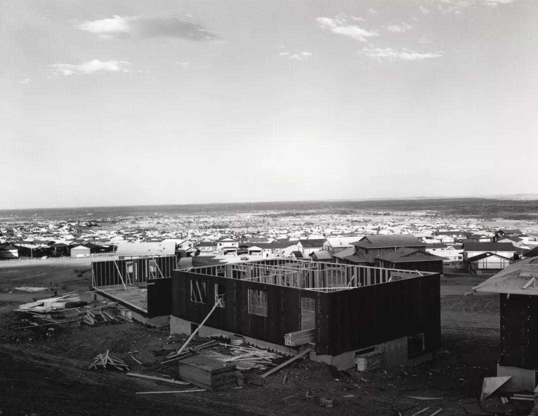 法国滨海夏朗德省副省长希尔维马尔西里女士到罗驿村参观考察