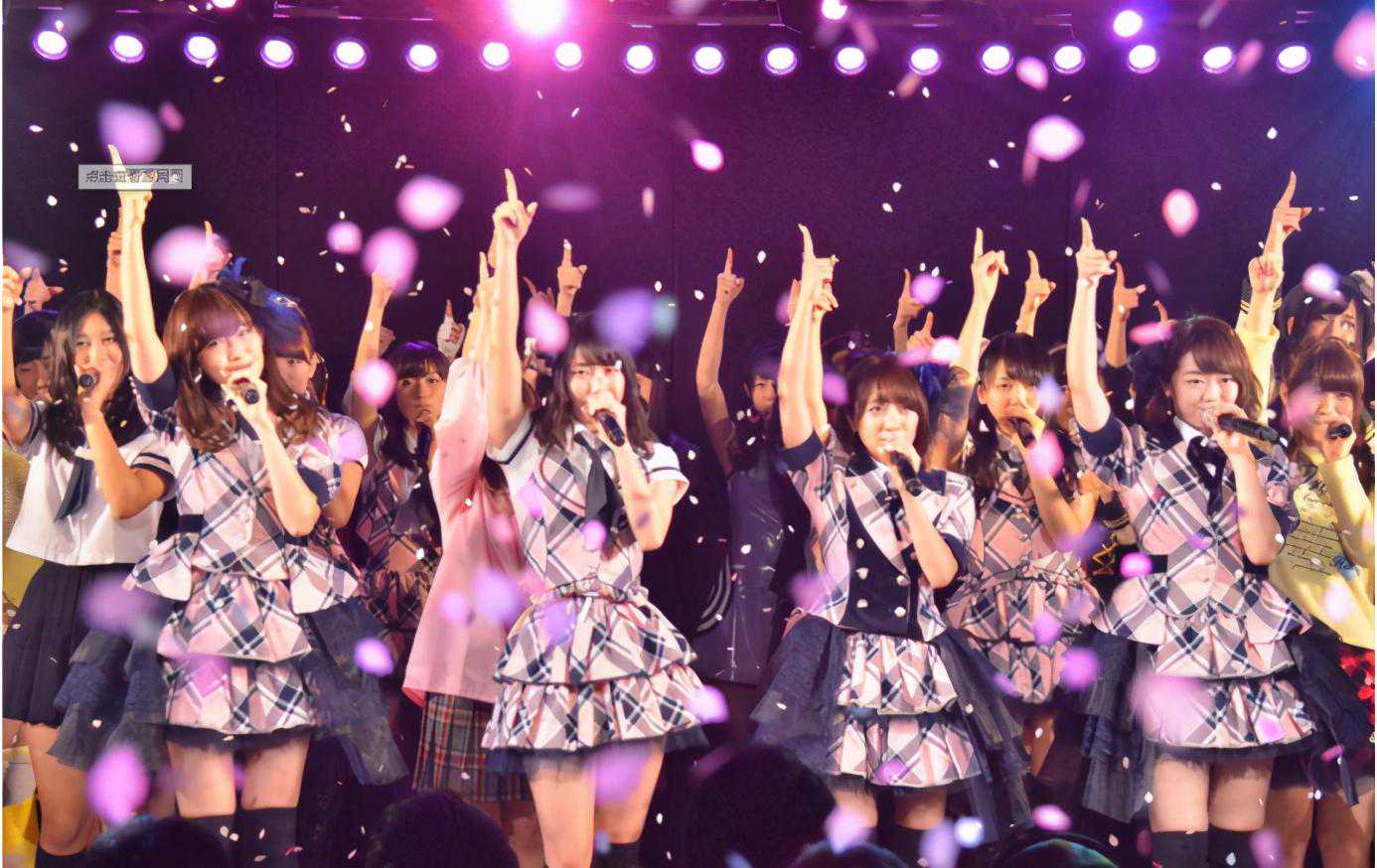 从萎靡到爆红，日本流行音乐界突然满血复活，竟是因一支少女组合