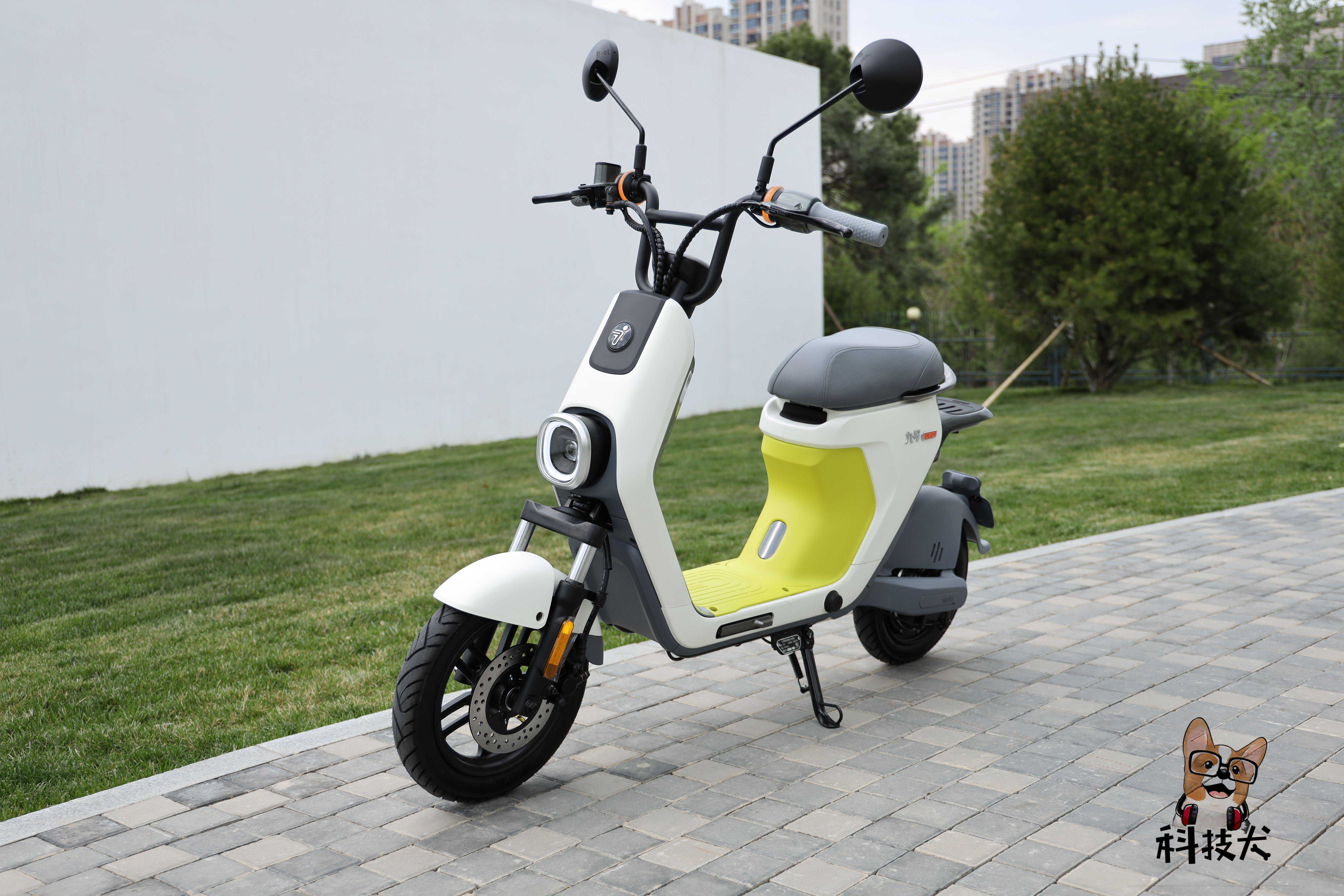 九号电动自行车C60体验：无钥匙解锁即停即走，三重定位智能防盗