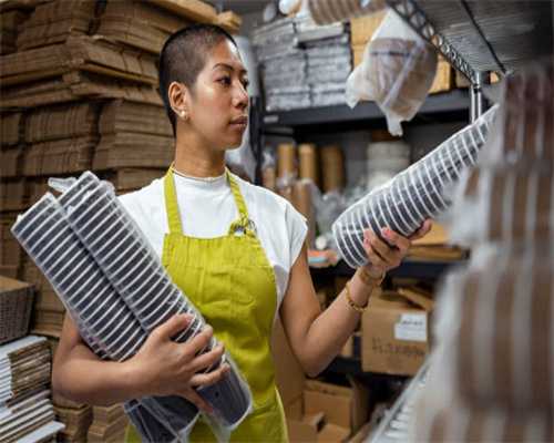 上海振华重工取得一种轴的安装辅助工装专利，能够有效简化安装过程