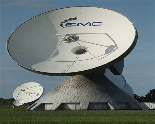 全球最大集集装箱船出海市船