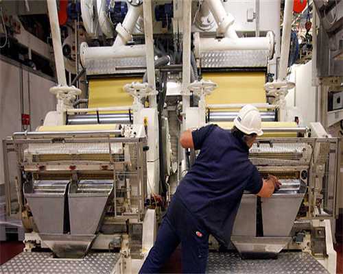 关岭县普利乡：万亩饲草收割忙 牛儿过冬有保障