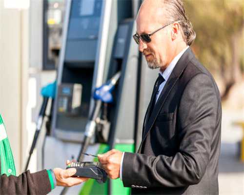 网传辽宁一货船被日本船撞翻致多人失联？救援人员：尚不清楚是何船只撞击，曾敲击被撞船但无回应