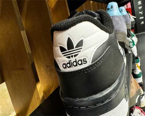 铺排船化身"河床美容师"，打造长江口生态航道